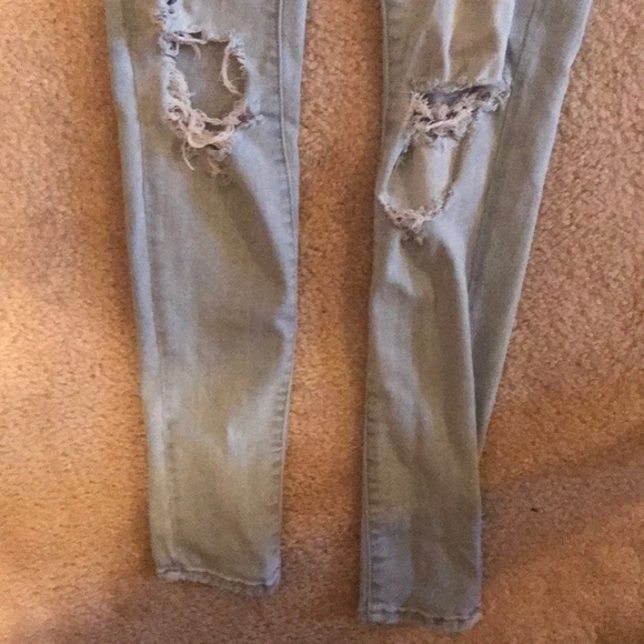 AE Mid Rise Light-wash Ripped Skinny Jeans - Picture 3 of 6